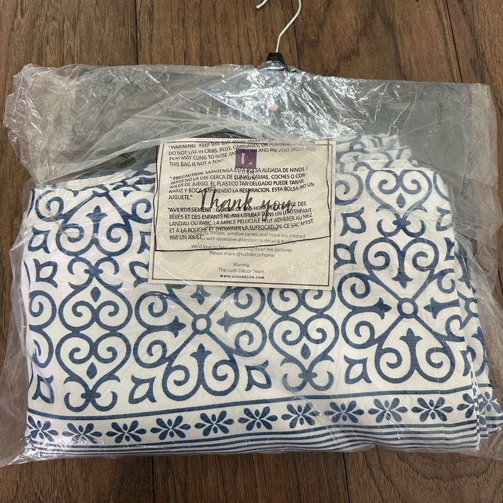 Lush Decor Teardrop Leaf Navy 52” x 84” Room Darkening Curtain Panel Set - Picture 3 of 4